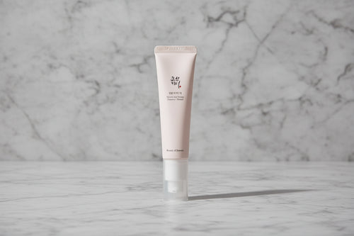 Ginseng Retinal Eye Serum with text on a gray background